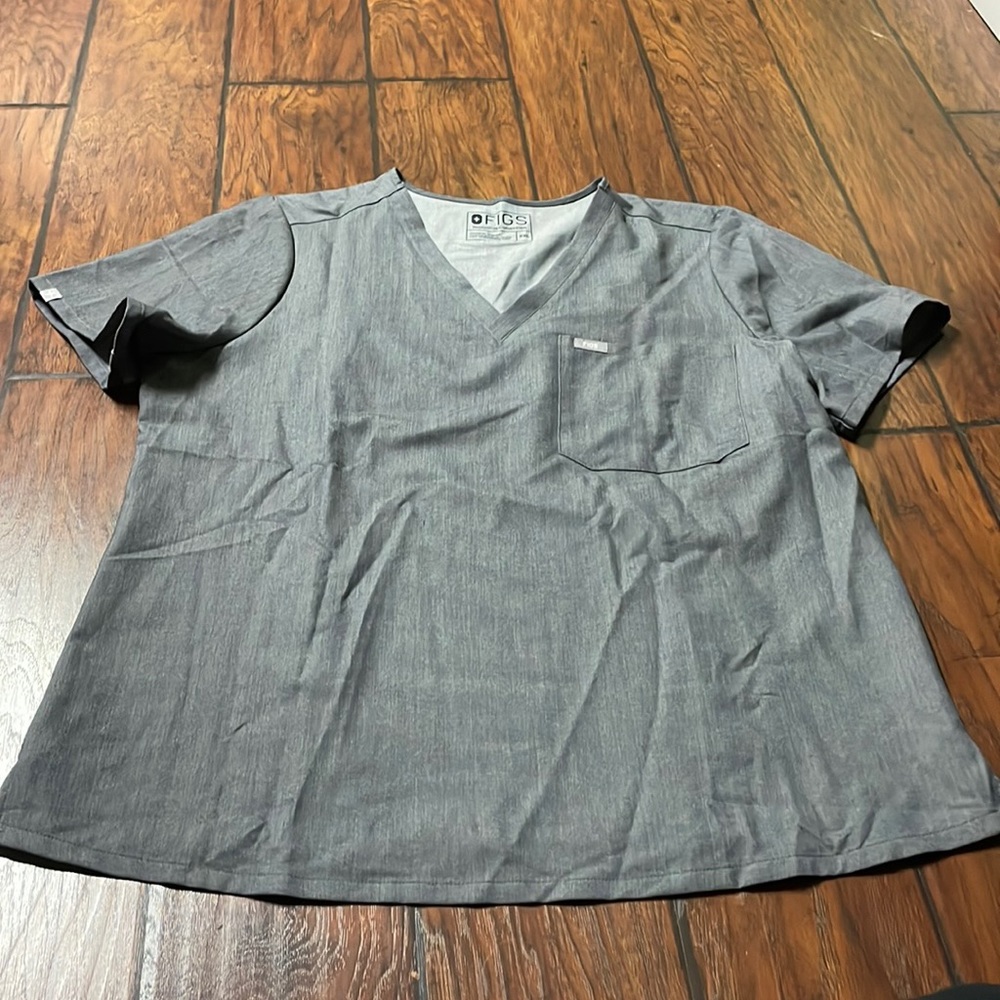 Figs scrub top